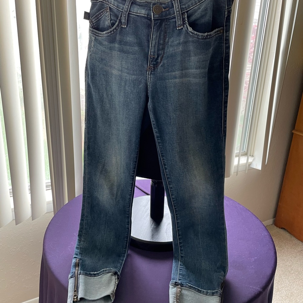 Pre loved rock & republic cuffed zipper jeans size 2